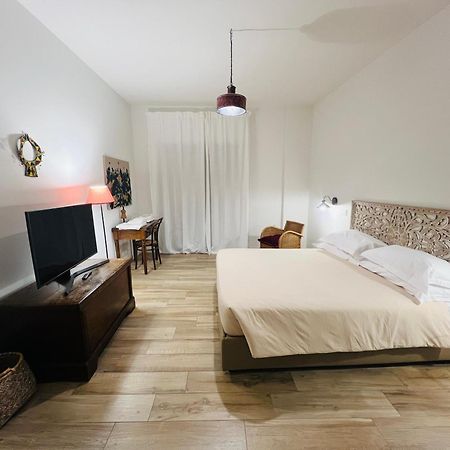 Bellhome 1 - Elegante Appartamento Nel Centro Di Bari Exteriör bild