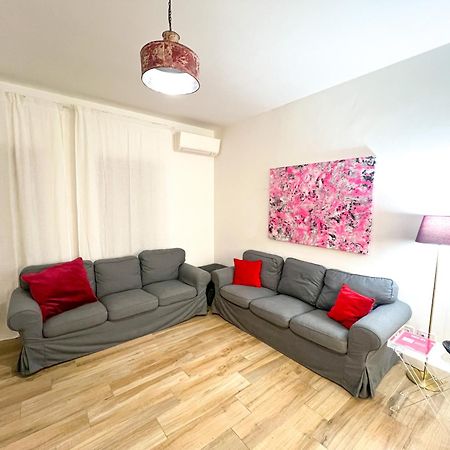 Bellhome 1 - Elegante Appartamento Nel Centro Di Bari Exteriör bild