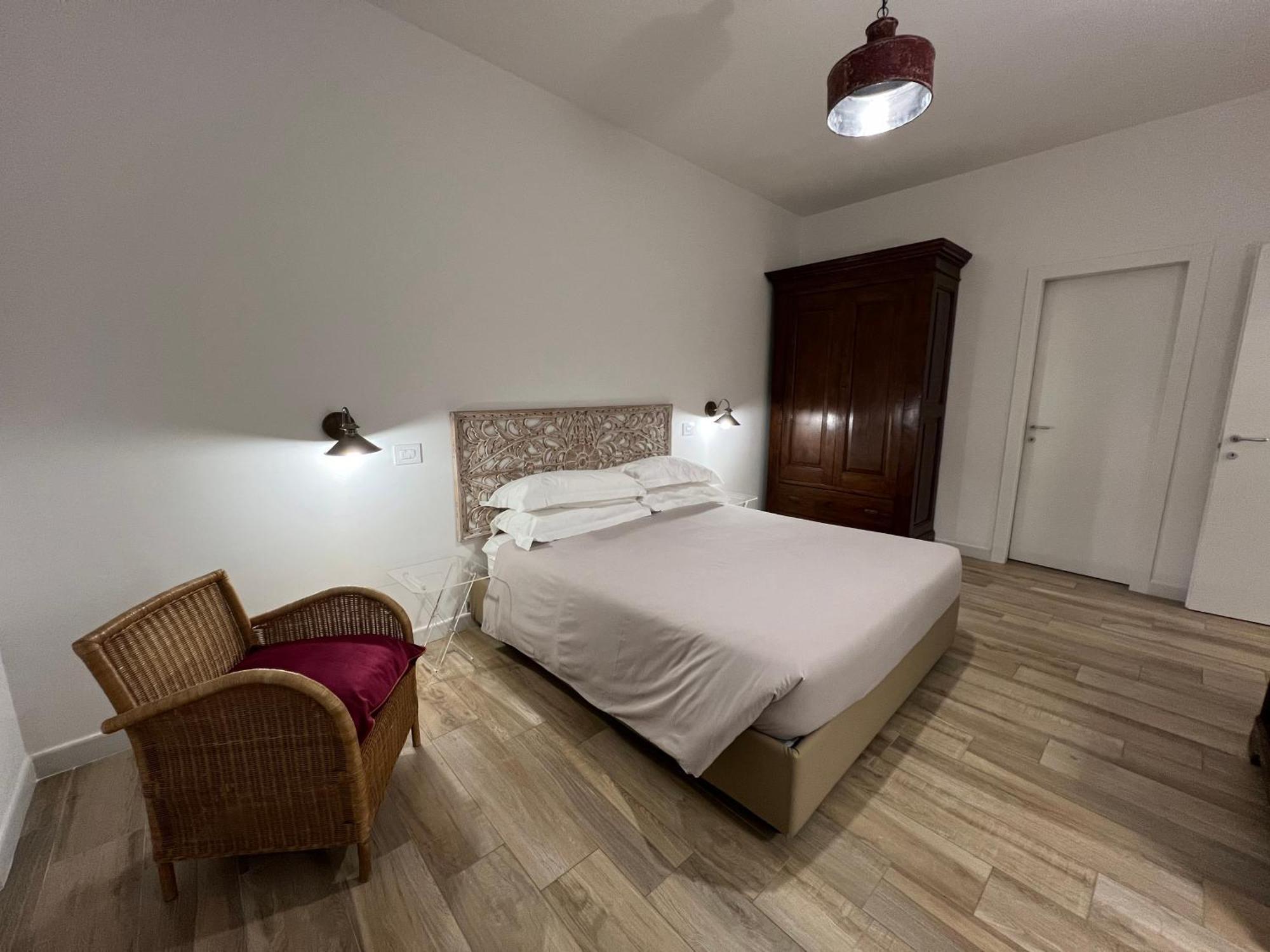 Bellhome 1 - Elegante Appartamento Nel Centro Di Bari Exteriör bild